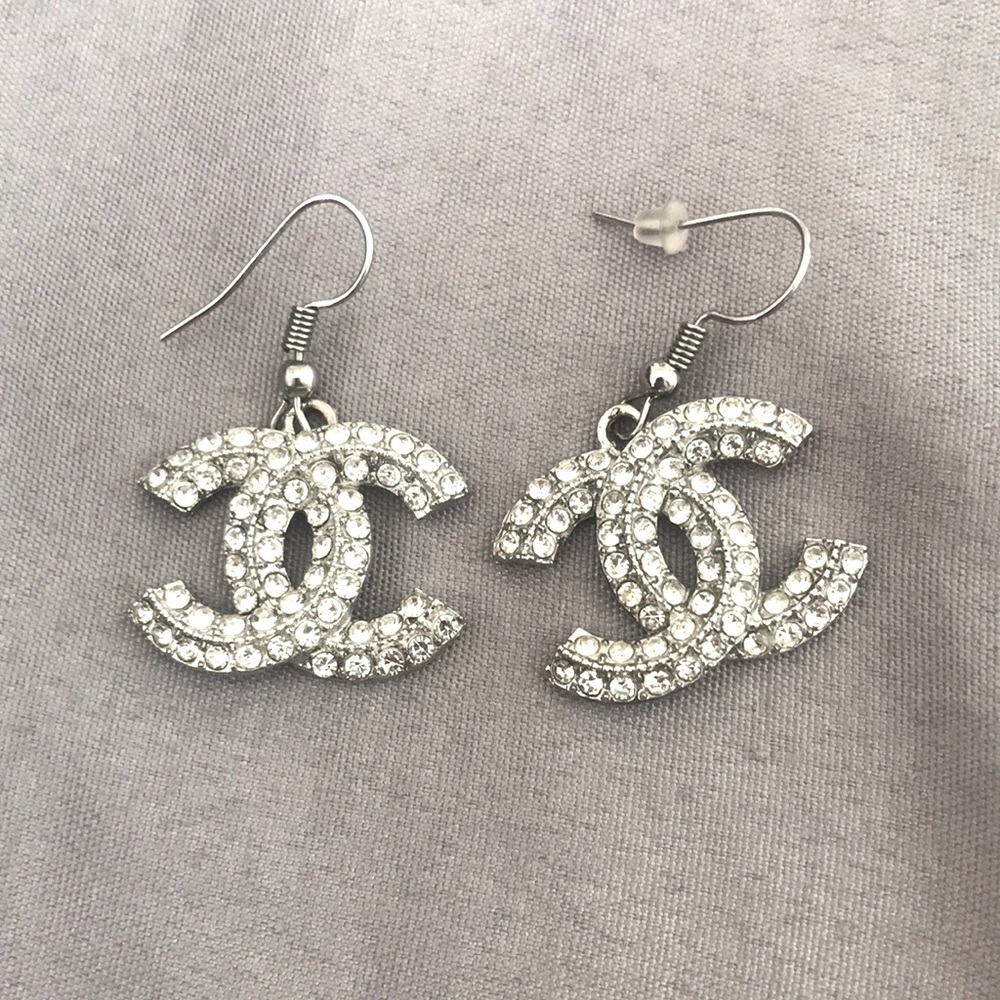 CHANEL 21B EARRINGS
